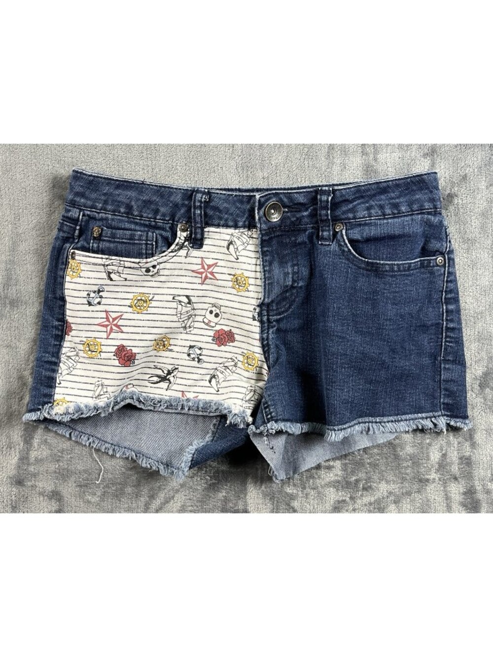 Lovesick Jean Shorts Women’s Size 5 Skull Blue Split Leg Punk Cutoff